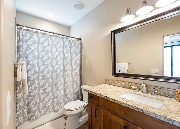Mountain View Lookout-uptown Walkable Red Rock Views *